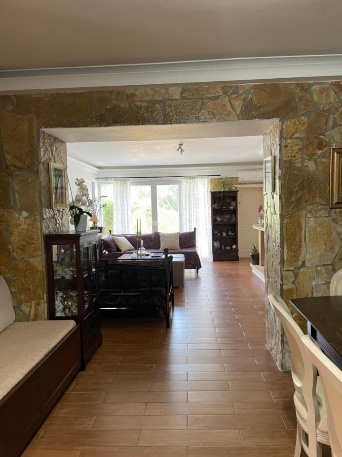 Villa Anasandra - 3 Bedroom Villa Kompítsion Kültér fotó
